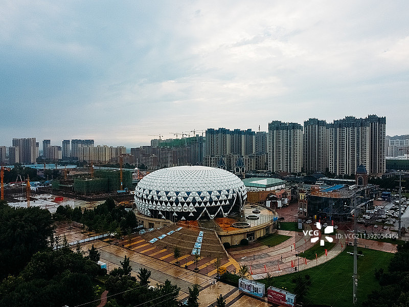 濮阳市 华龙区 水秀国际大剧院 万达广场 开州北路 欧亚达家居 五一中路图片素材