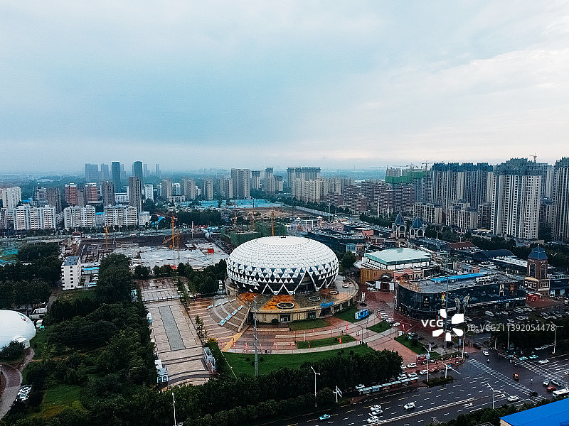 濮阳市 华龙区 水秀国际大剧院 万达广场 开州北路 欧亚达家居 五一中路图片素材