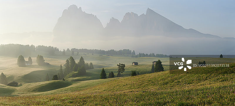 意大利休西阿尔卑斯山景观全景图片素材
