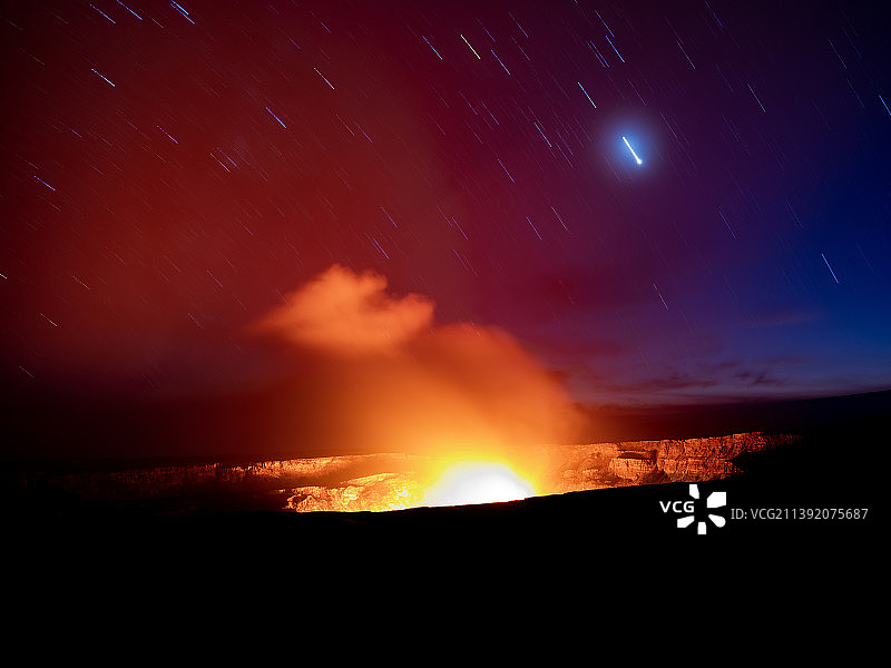 美国夏威夷哈雷茂茂火山口夜间山脉剪影图片素材