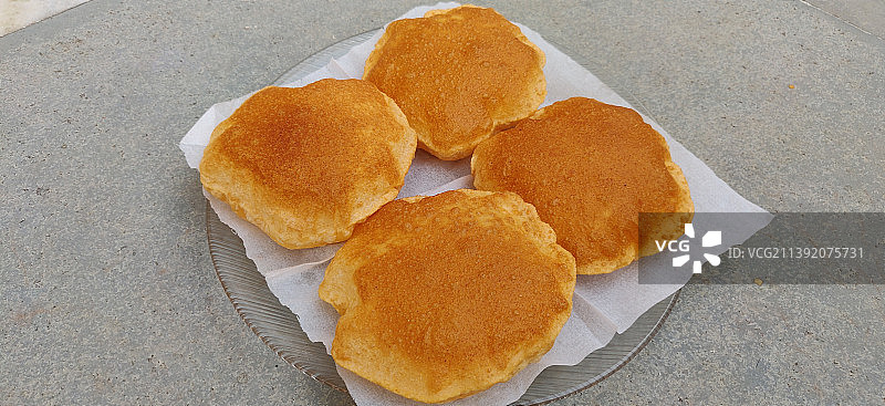 餐桌盘中炸物高角度视图图片素材