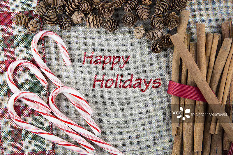 餐桌上的拐杖糖俯视图图片素材