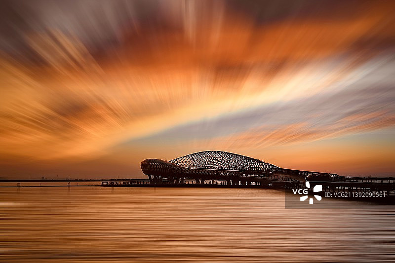 桥的曲线图片素材