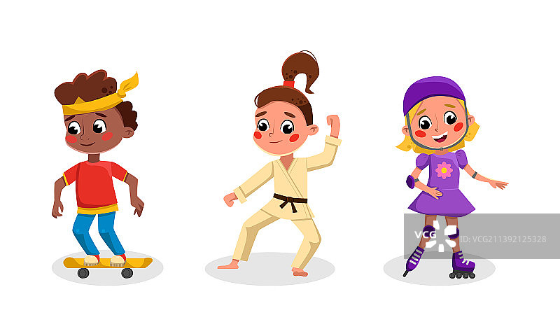 做运动的可爱儿童：骑车的男孩和女孩图片素材