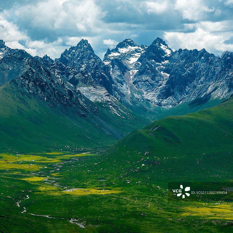 年宝玉则雪山图片素材