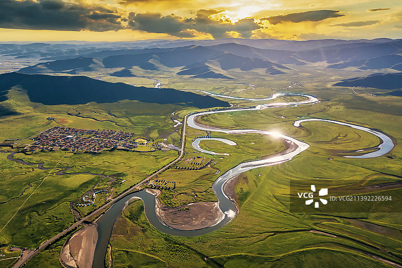 航拍四川阿坝红原月亮湾图片素材