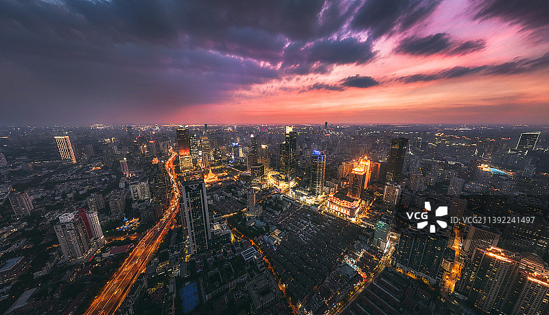 上海展览馆南京西路恒隆广场日落火烧云图片素材