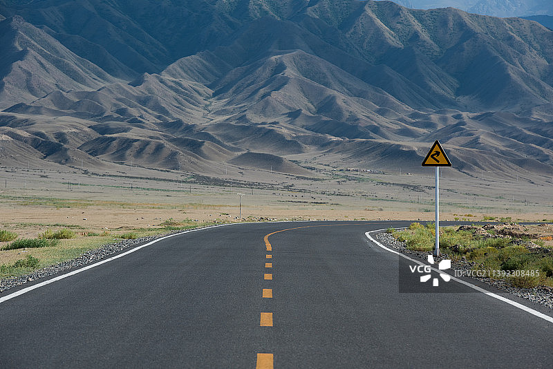 西部新疆独山子独库公路图片素材