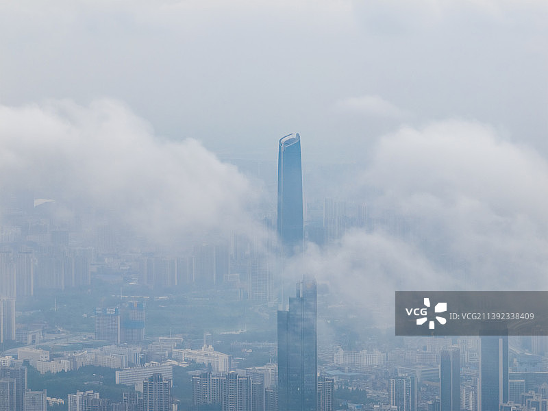 湖北武汉夏日城市天际线航拍风光图片素材