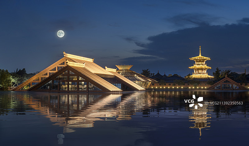 广富林遗址月圆夜景图图片素材