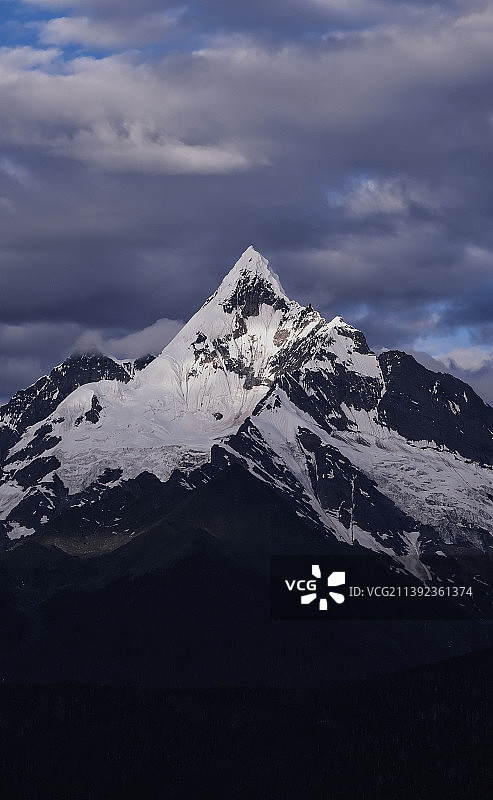 梅里雪山·缅茨姆（神女峰）图片素材