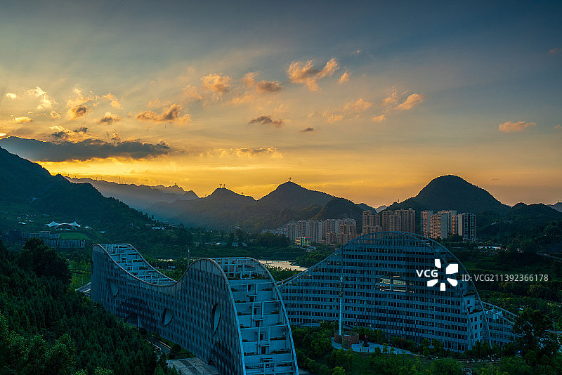 六盘水明湖湿地公园晚霞图片素材