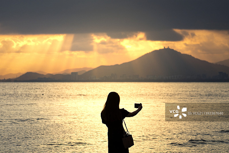 三亚湾日落时分图片素材