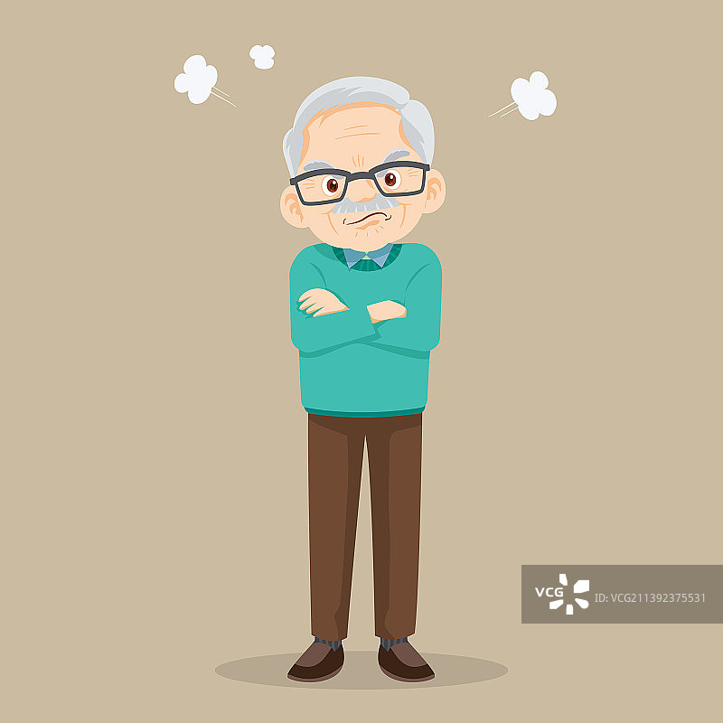 双臂交叉的愤怒老年男人图片素材