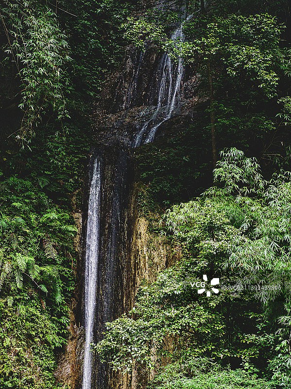 清泉石上流图片素材