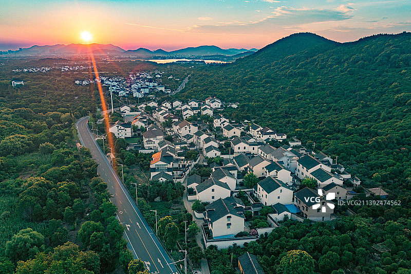 苏州市吴中区光福古镇太湖渔村夏季清晨朝阳风光图片素材