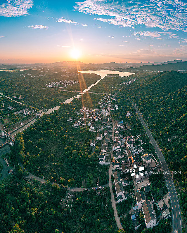 苏州市吴中区光福古镇太湖渔村夏季清晨朝阳风光图片素材