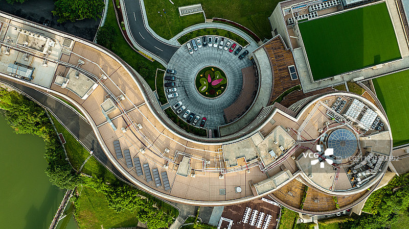 航拍广州黄埔区水声水库与鹤鸣居图片素材