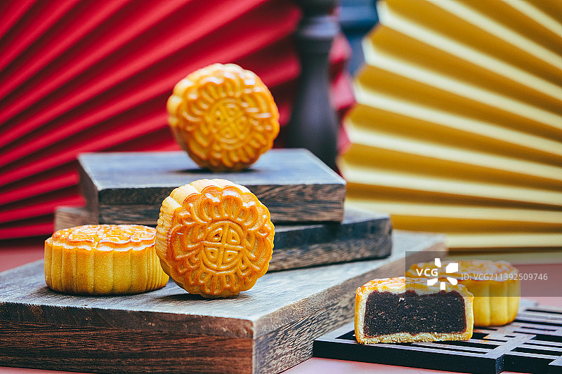 中秋节美味月饼商业简约风特写图片素材