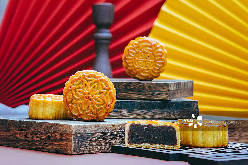 中秋节美味月饼商业简约风特写图片素材