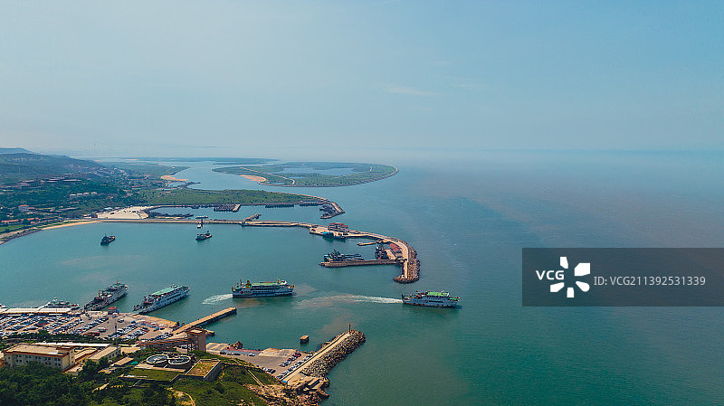 航拍视角下的蓬莱图片素材