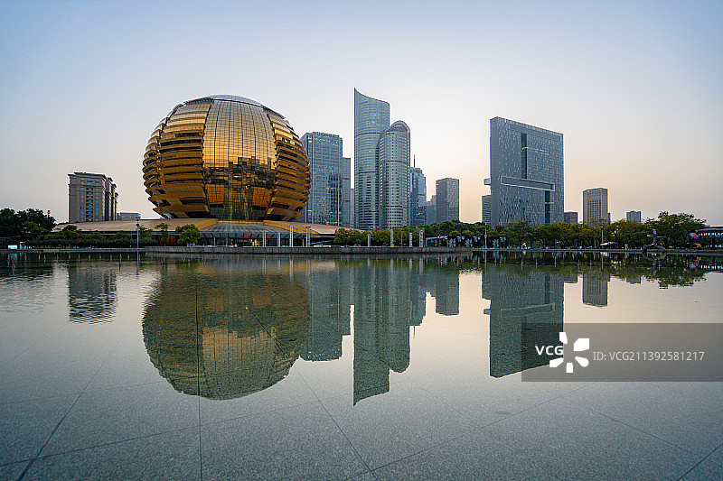 杭州洲际酒店建筑及城市天际线图片素材