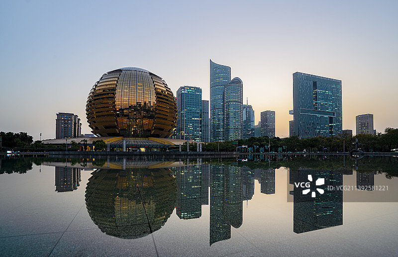 杭州洲际酒店建筑及城市天际线图片素材