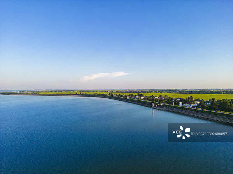 江西省南昌市鲤鱼洲鄱阳湖天际线风光图片素材