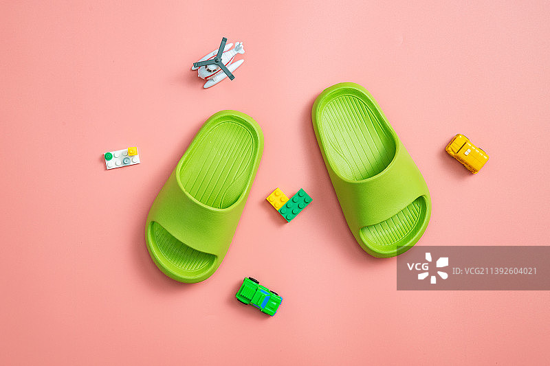 儿童夏季凉鞋沙滩拖鞋图片素材