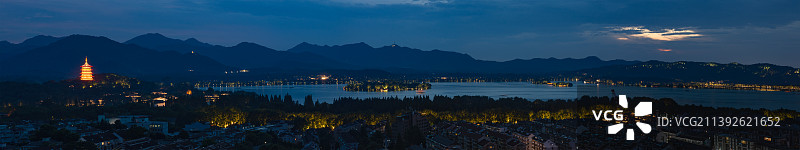 杭州城市风光夜晚雷峰塔图片素材