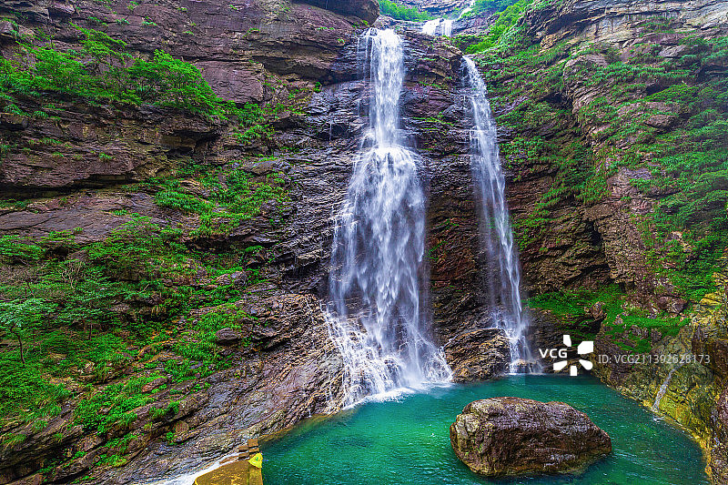 江西九江市庐山三叠泉图片素材