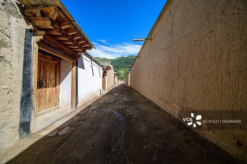 甘肃省甘南藏族自治州夏河县，拉卜楞寺，藏传佛教格鲁派六大寺院之一，被世界誉为“世界藏学府”图片素材