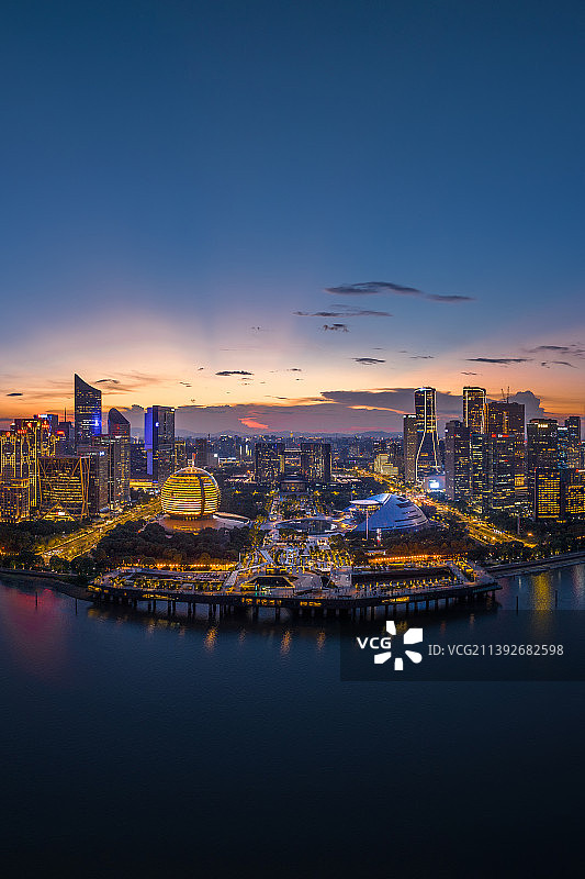 航拍杭州钱江新城CBD日落晚霞亮灯风光图片素材
