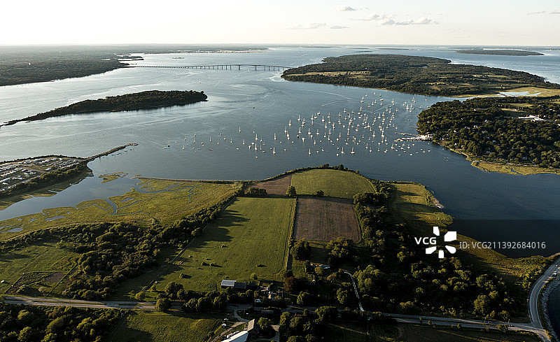 海湾、大桥和岛屿航拍图片素材