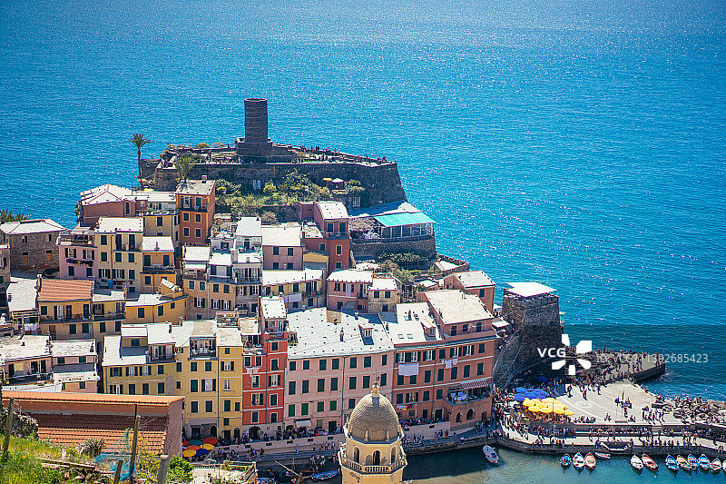 美丽的意大利五渔村风光，拍摄于Vernazza村图片素材