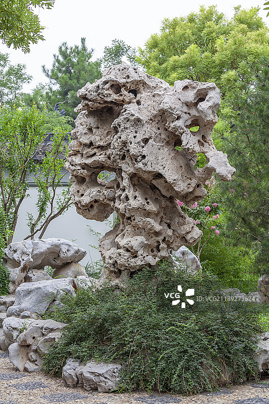 公园太湖石造型特写图片素材