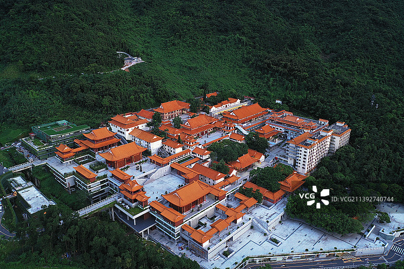 求水岭山下+广东省深圳市罗湖区仙湖植物园弘法寺图片素材