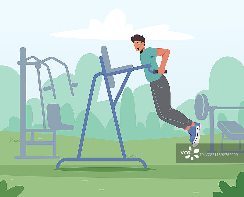 男人在院子里锻炼肌肉图片素材