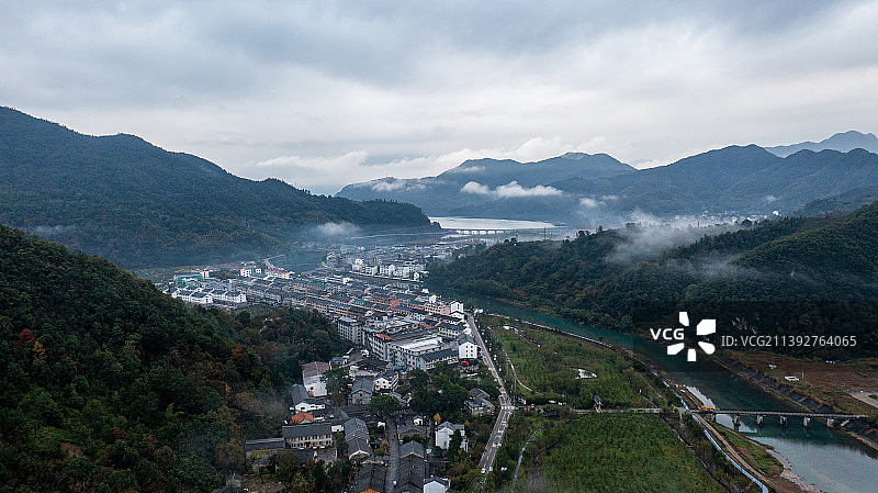 浙江省台州市黄岩区黄岩大瀑布，浙南罕见的天然瀑布群图片素材