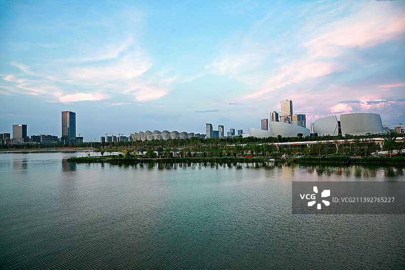 西安奥体中心和灞河风光图片素材