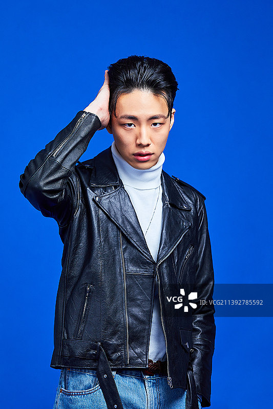 时尚：皮夹克复古潮流图片素材