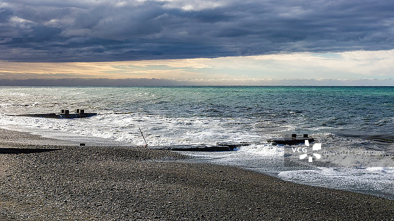 黑海上的风暴与积云图片素材