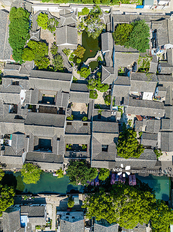 江苏苏州古镇同里航拍，耕乐堂图片素材