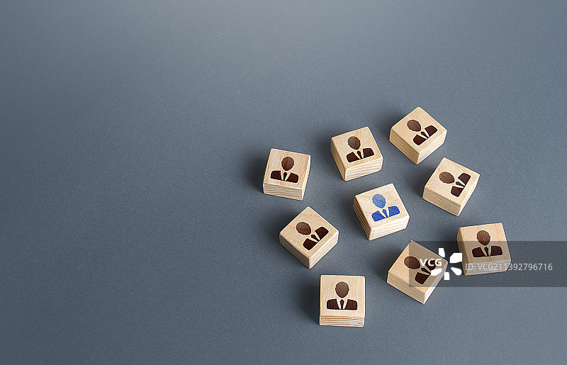 以领导者为中心的混乱人群图片素材