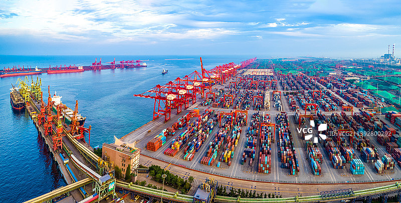 日照港铁矿石码头集装箱码头图片素材