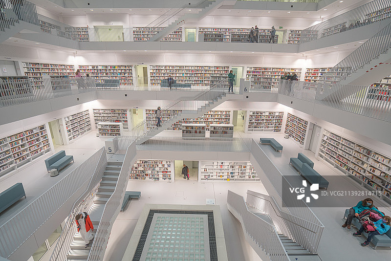 德国斯图加特图书馆，整洁的内部结构，被誉为世界最美图书馆图片素材