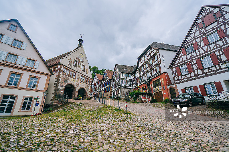 德国建筑桁架屋，黑森林小镇希尔塔赫图片素材