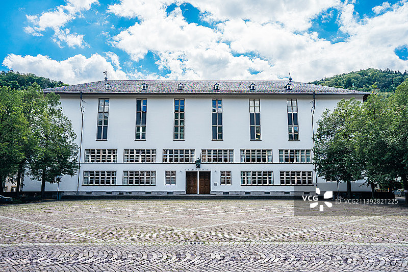 德国海德堡大学广场，海德堡大学是德国最古老的大学，世界名校图片素材