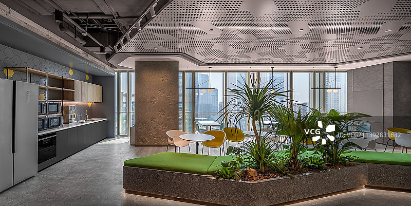 现代办公室茶水间休闲区图片素材