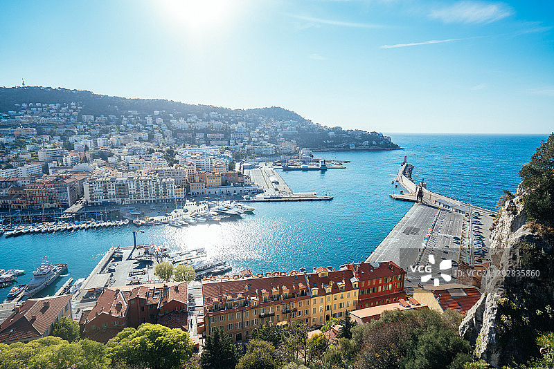 俯瞰法国尼斯，美丽的城市与海岸线图片素材